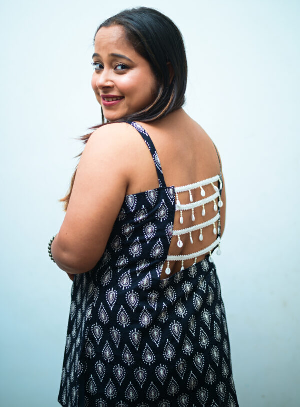 New short kurti for women – sleeveless casual ethnic outfit with stylish indigo print