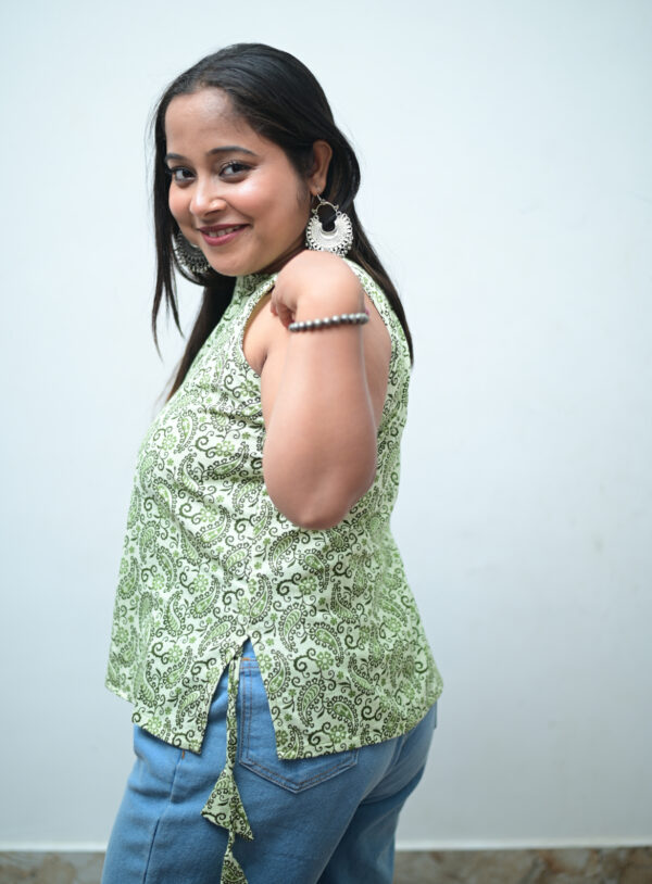 Best short kurtis Vedika neckline cotton fabric close-up