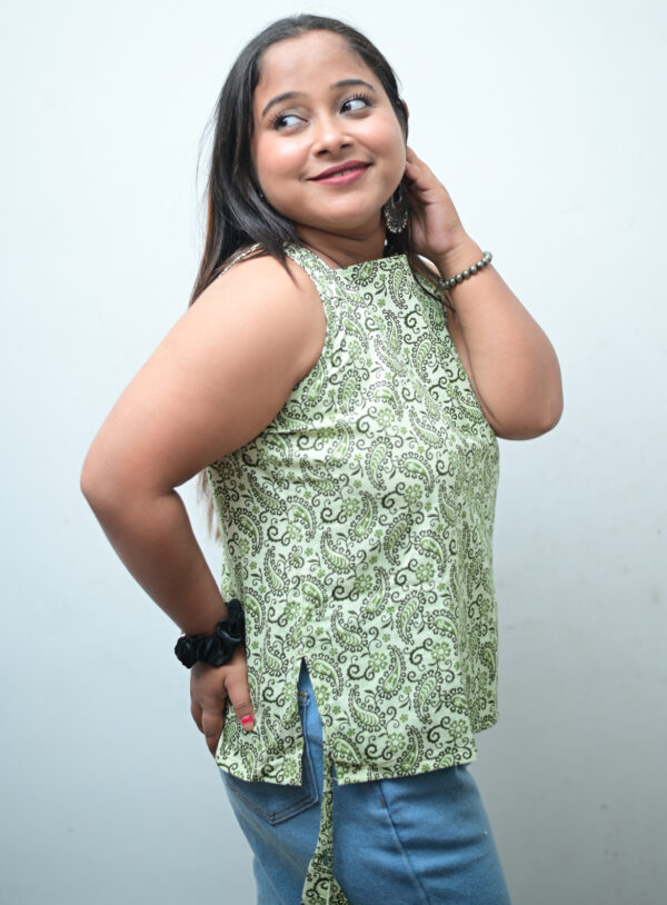 Best short kurtis Vedika cotton ethnic print side view