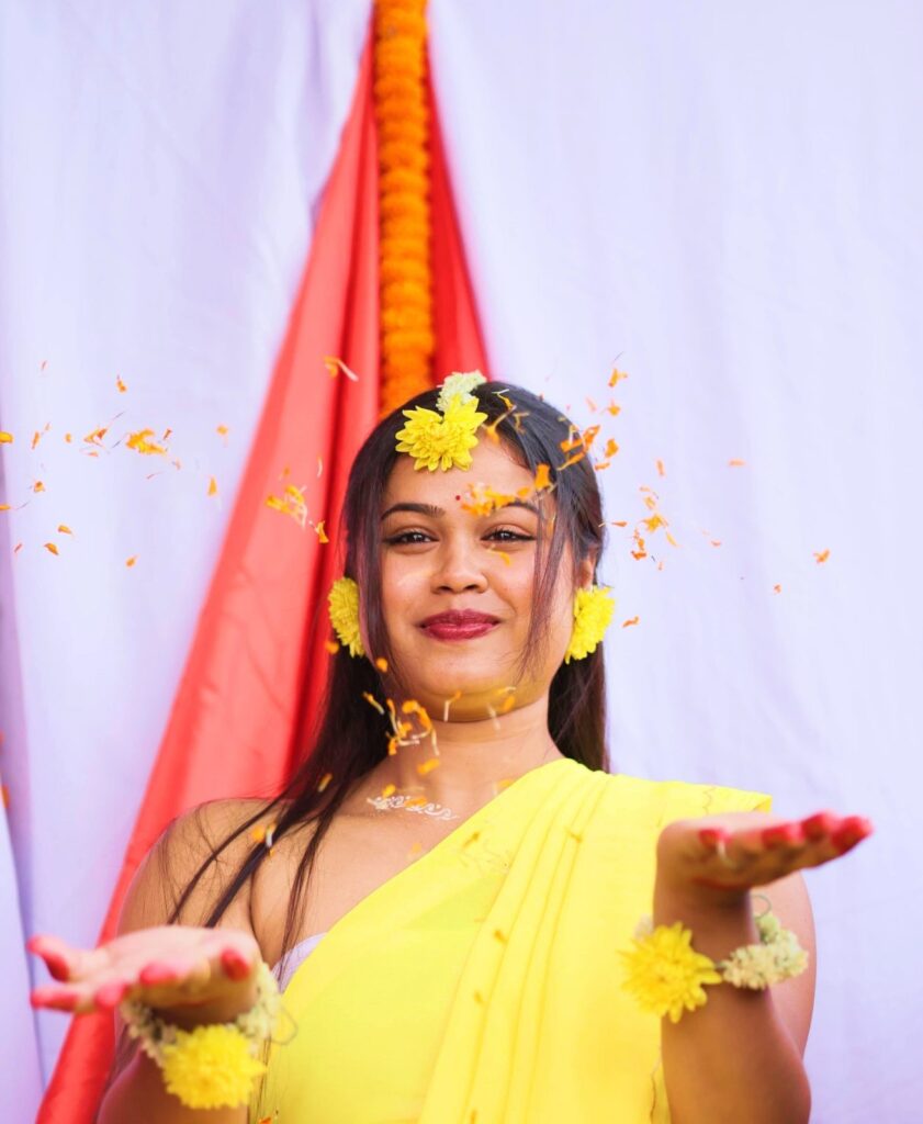 Stylish handmade jewellery and flower jewellery for women.