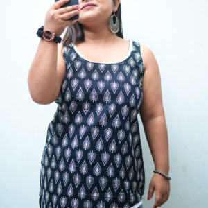 Eira Chic Cotton Short Kurti – stylish short kurtis for jeans