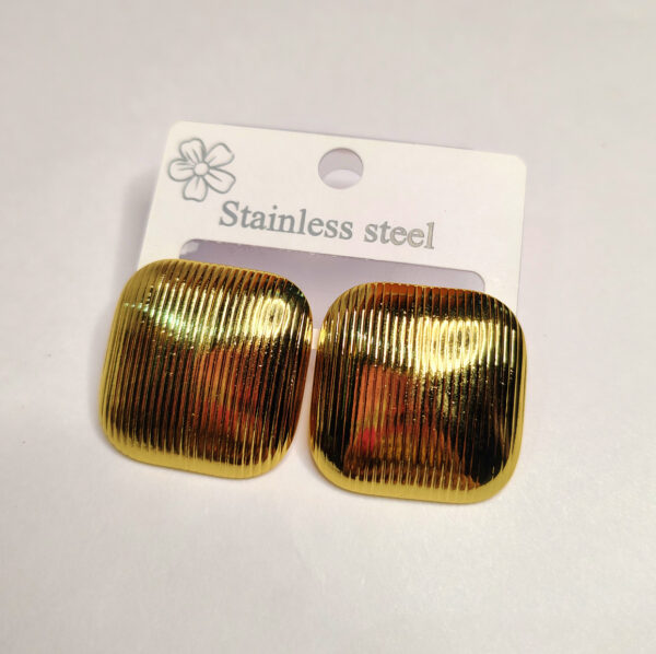 Elegant Anti Tarnish Square Gold Stud Earrings – Modern Lightweight Design